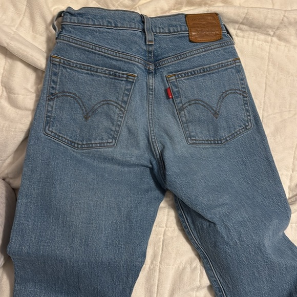 Levi’s Wedgie Straight Jeans - Picture 3 of 4